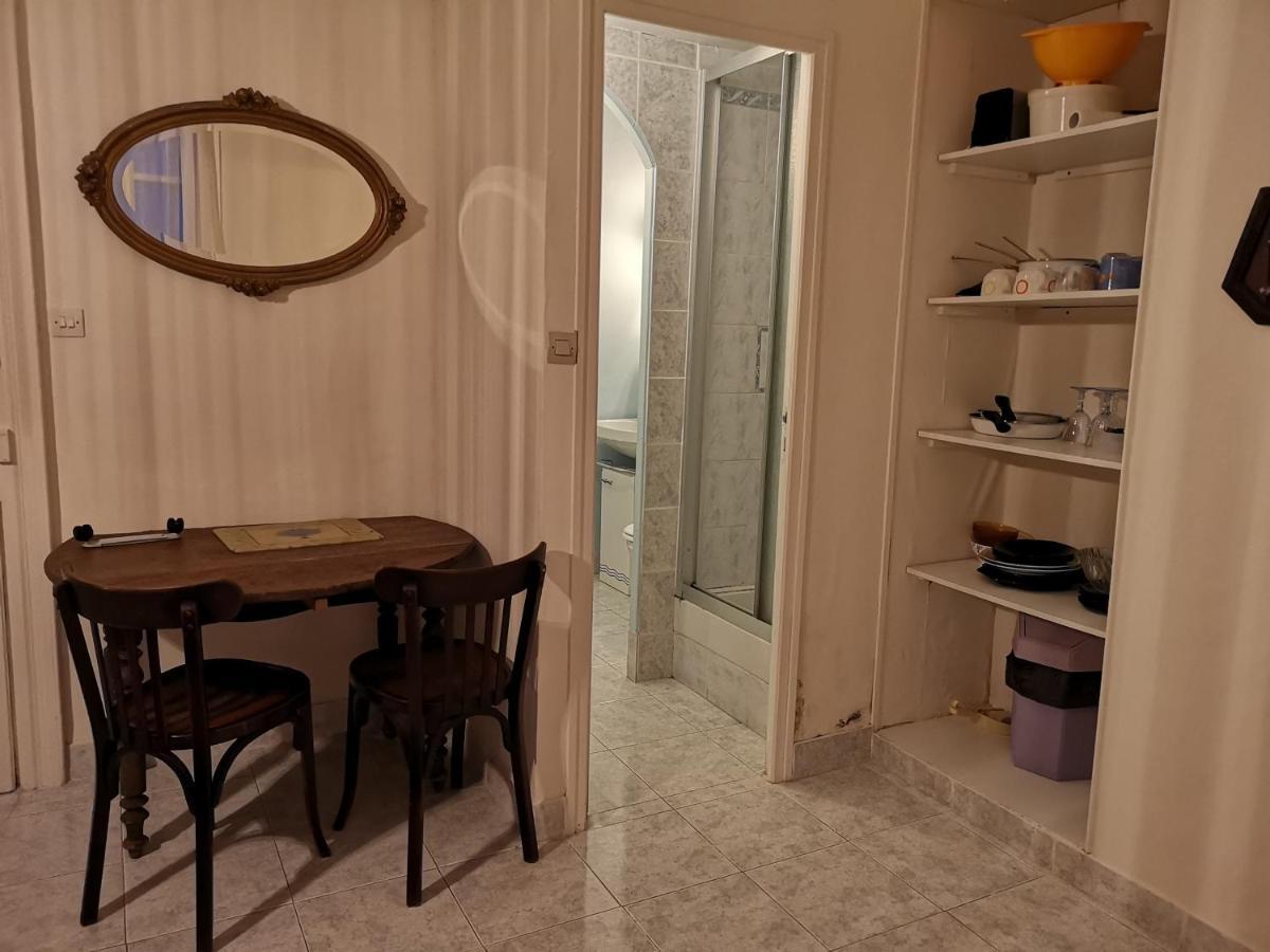 玫瑰园酒店 Lodève 外观 照片